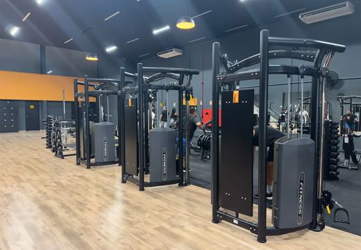 Ambientes e equipamentos da 26fit Tramandaí.