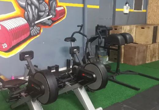 Box, equipamentos e entrada do CT Horda.